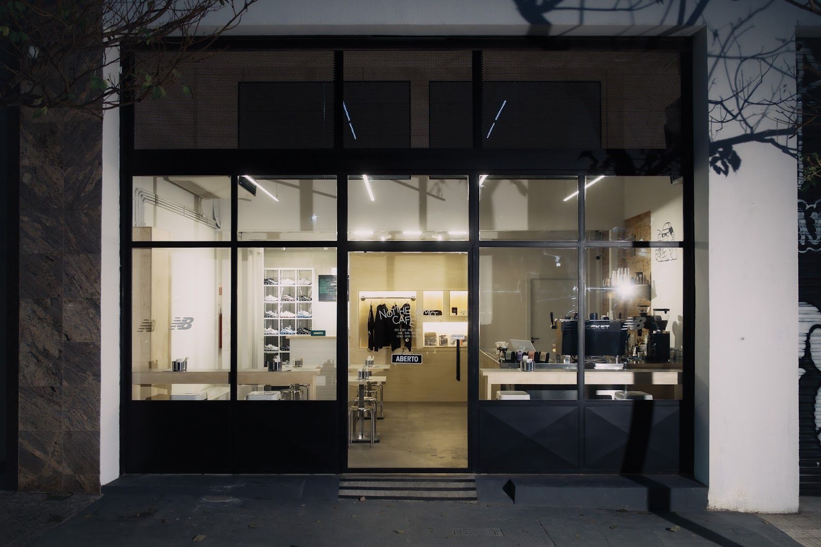 NOTTHESAMO Café