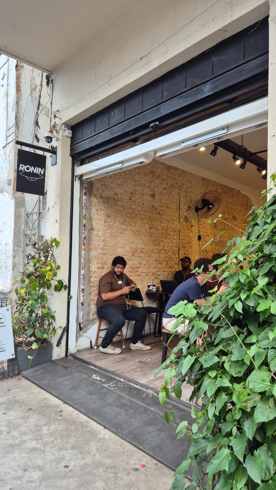RONIN Café