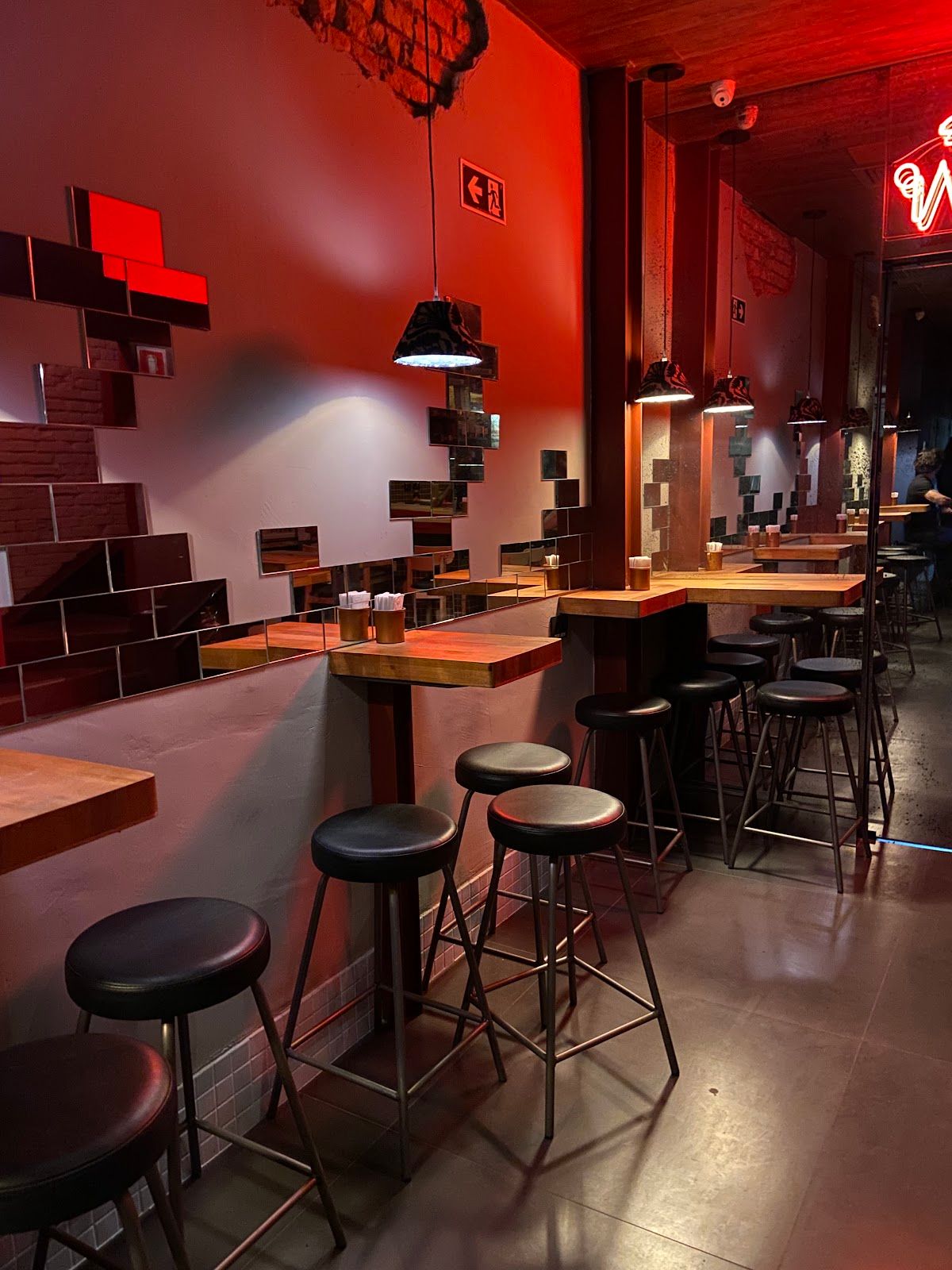 P'Lek Bar